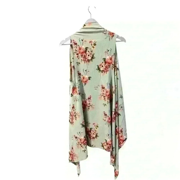 🟠Pretty Young Thing Sleeveless Kimono OS - Picture 2 of 4